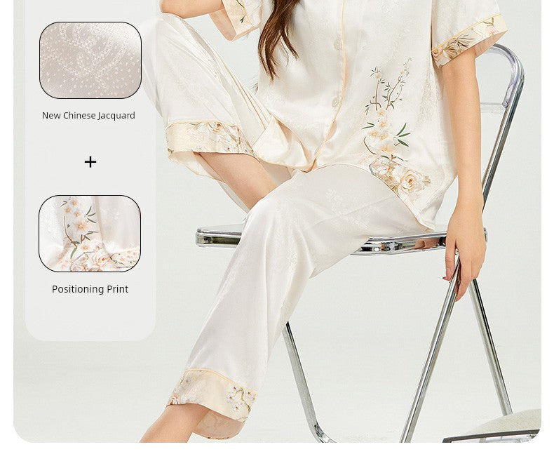 to Give Mom Silk Pajamas Middle-Aged Mother&